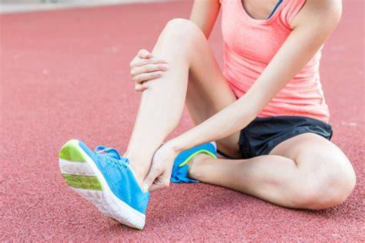Can you walk on a broken ankle?