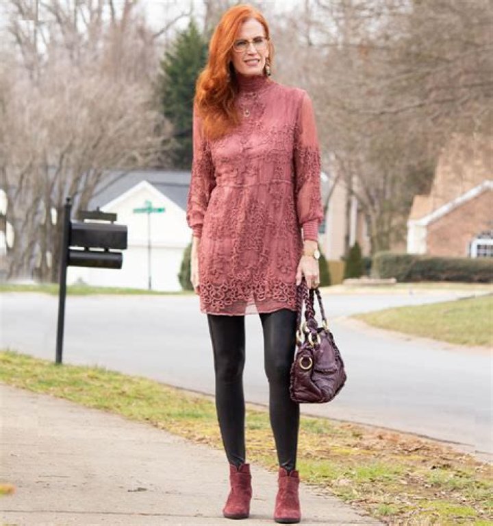 Can you wear leggings under a dress to work?