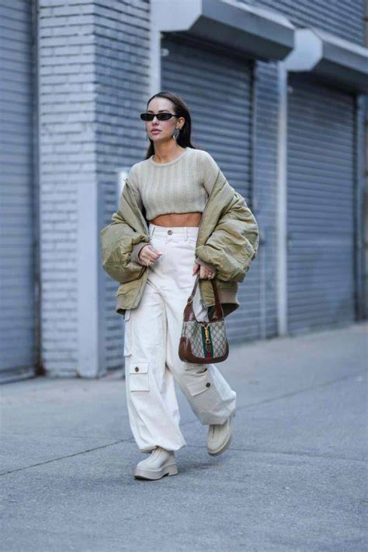 Can you wear pants to races?