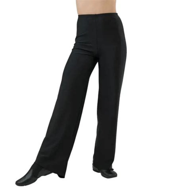 Did can can dancers wear pants?