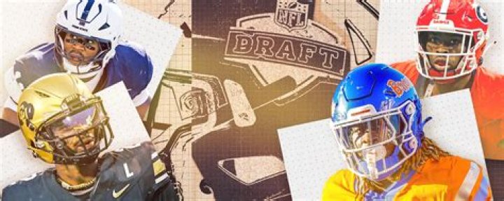 Did Deandre Johnson make it to the NFL?