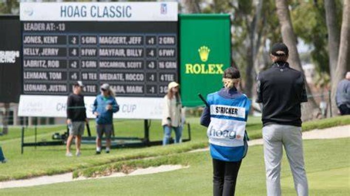 Did Fred Couples withdraw from Hoag Classic 2022?