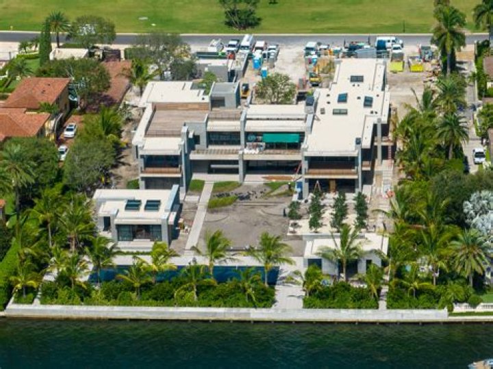 Did Tom Brady buy a mansion in Florida?