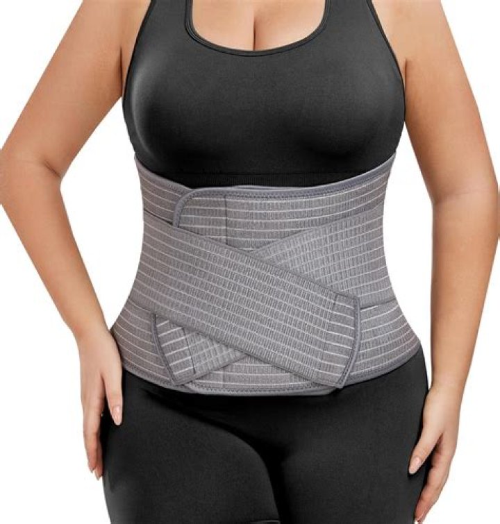 Do bowlers wear abdomen guard?