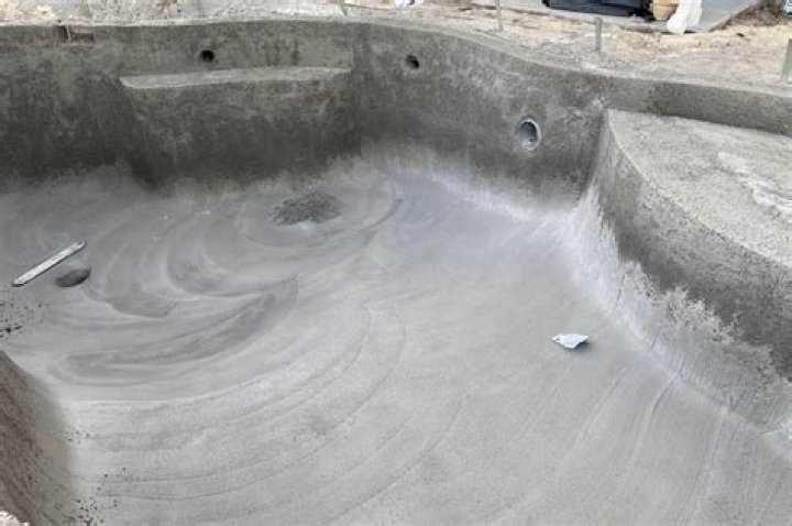 Do concrete pools have liners?