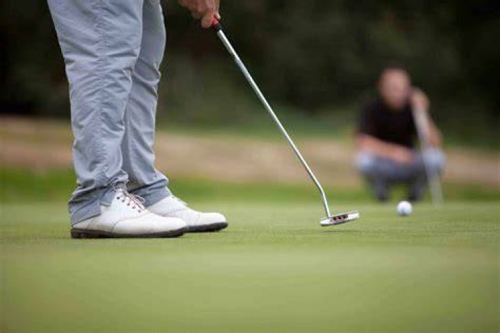 Do dimples affect putts?