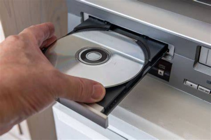 Do DVD players need to be cleaned?