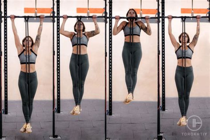 Do female Marines have to do pull-ups?