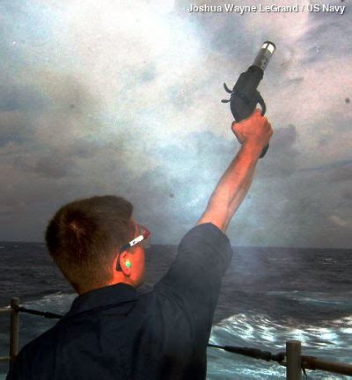 Do flare guns explode?