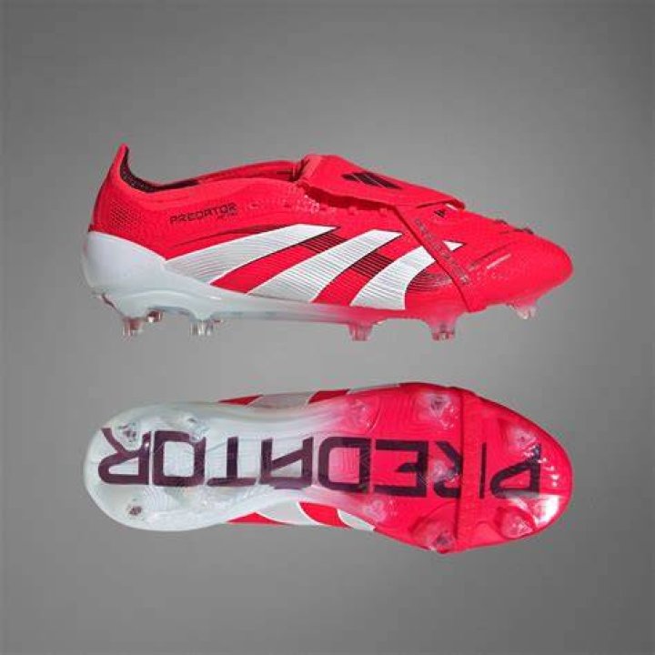 Do football boots make you run faster?