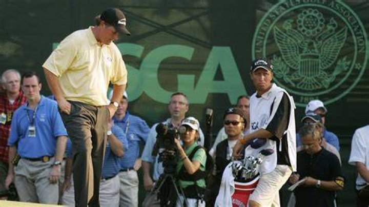 Do Mickelson and Woods get along?