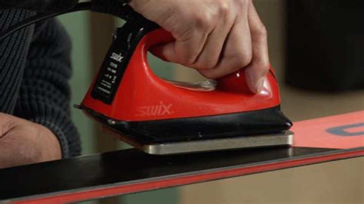 Do new skis need a wax?