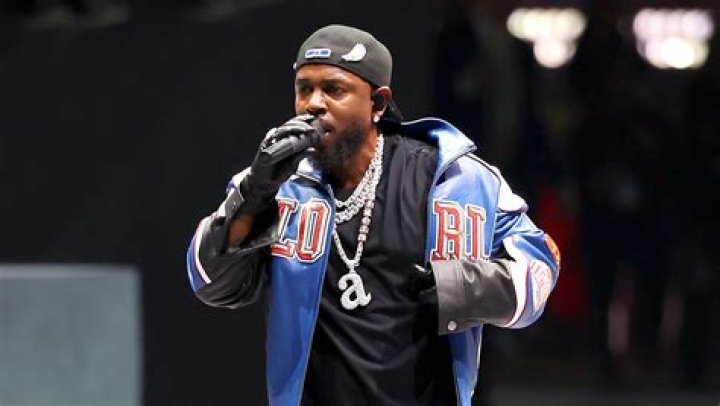 Do NFL players eat at halftime?