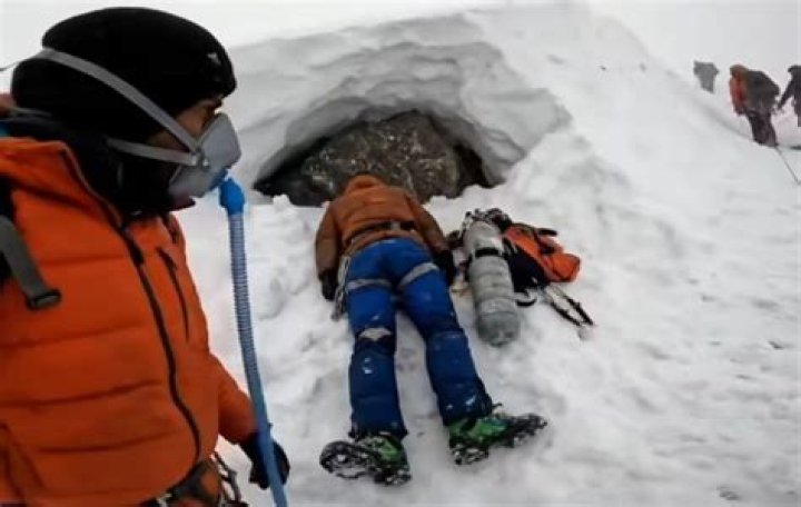 Do people live in Mount Washington?
