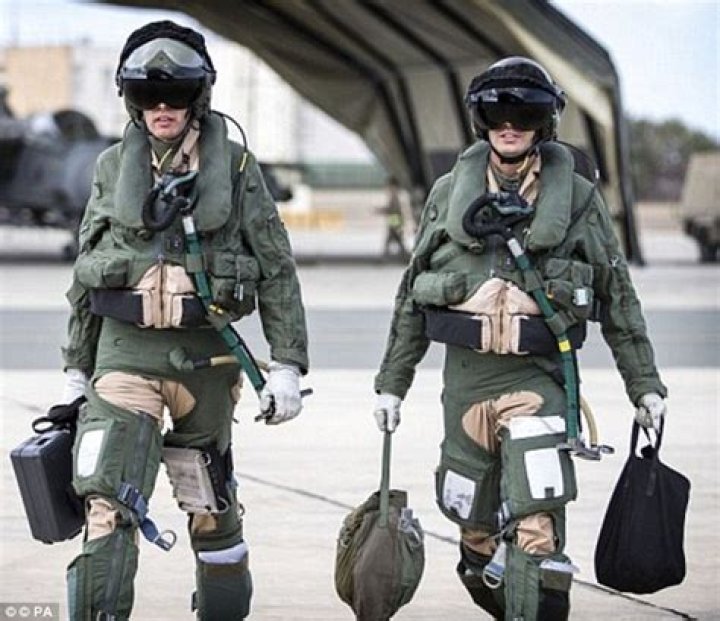Do pilots carry guns?