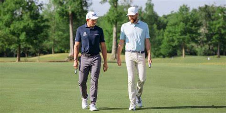 Do pro golfers have to wear trousers?