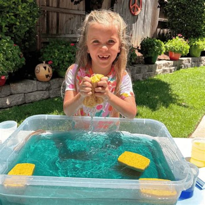 Do rats like to play in water?