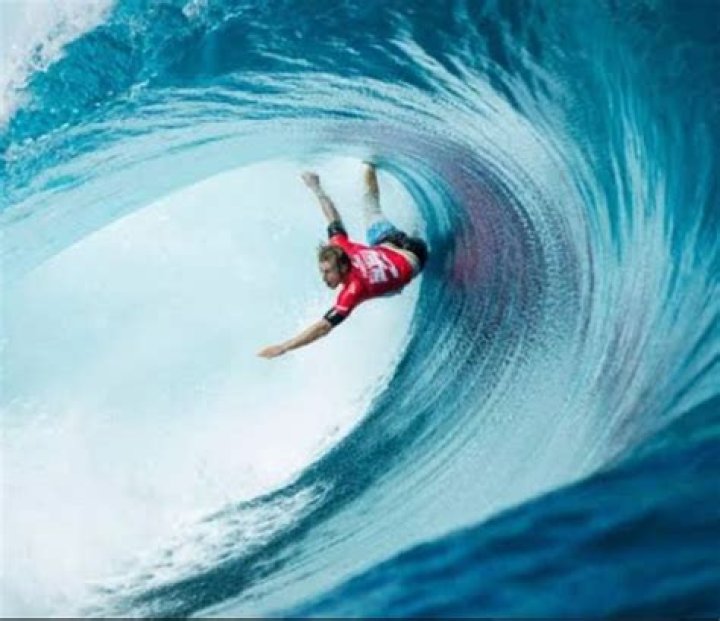 Do surf wipeouts hurt?