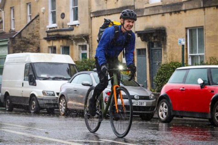 Do the Dutch cycle in the rain?