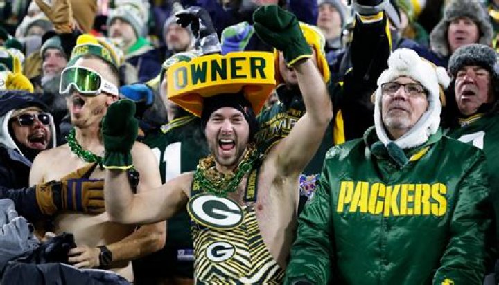 Do the Packers play the Bears?