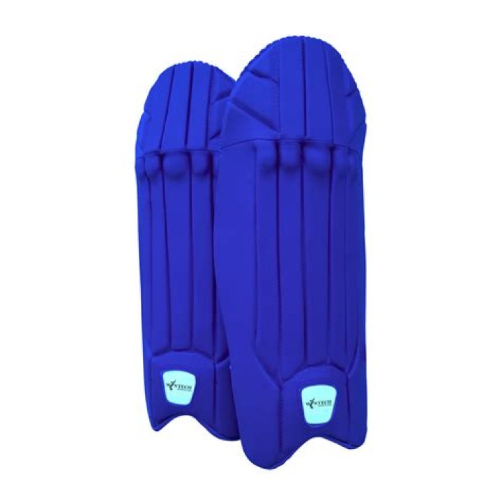 Do wicket-keepers wear pads?