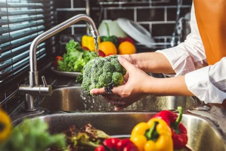 Do you need to wash food packaging?