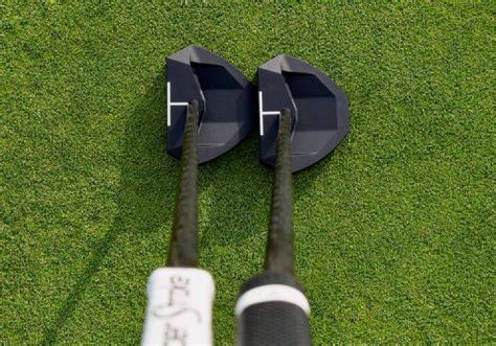 Does a putter shaft have to be straight?