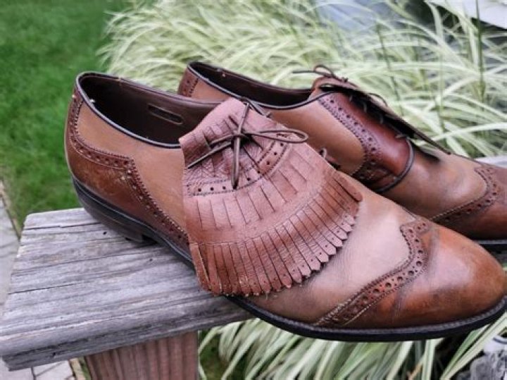 Does Allen Edmonds make golf shoes?