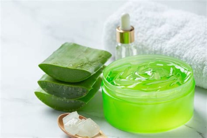 Does aloe vera lighten skin permanently?