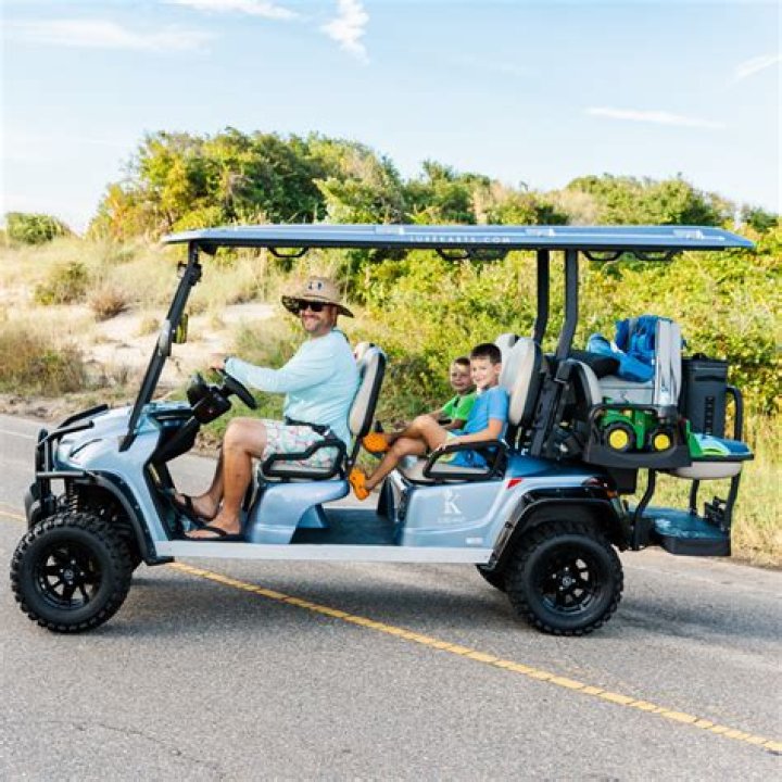 Does Alys Beach allow golf carts?