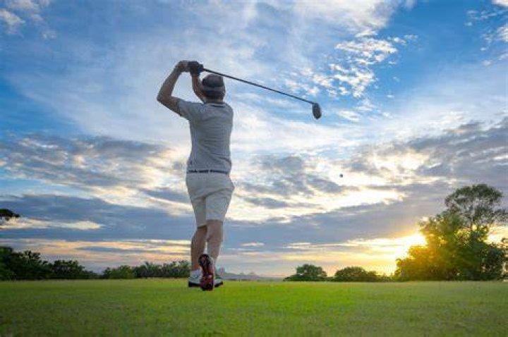 Does an air shot in golf count as a shot?