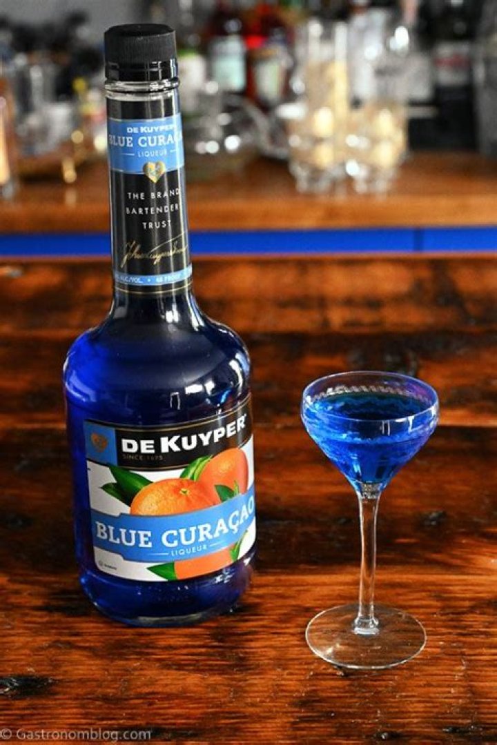 Does Blue Curacao sink or float?