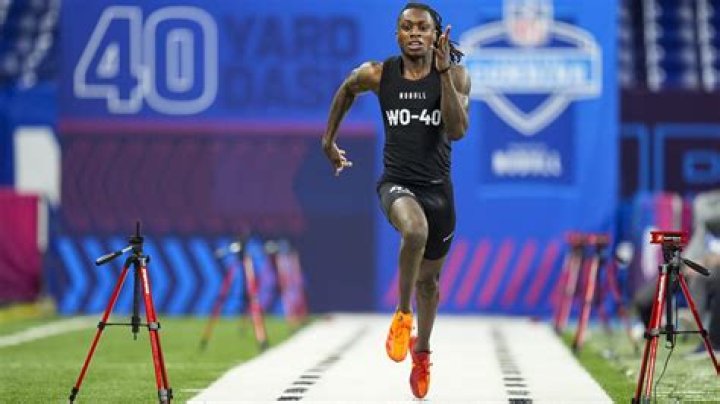 Does Bo Jackson have the fastest 40 yard dash?