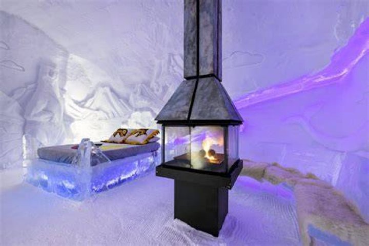 Does Canada have an ice hotel?
