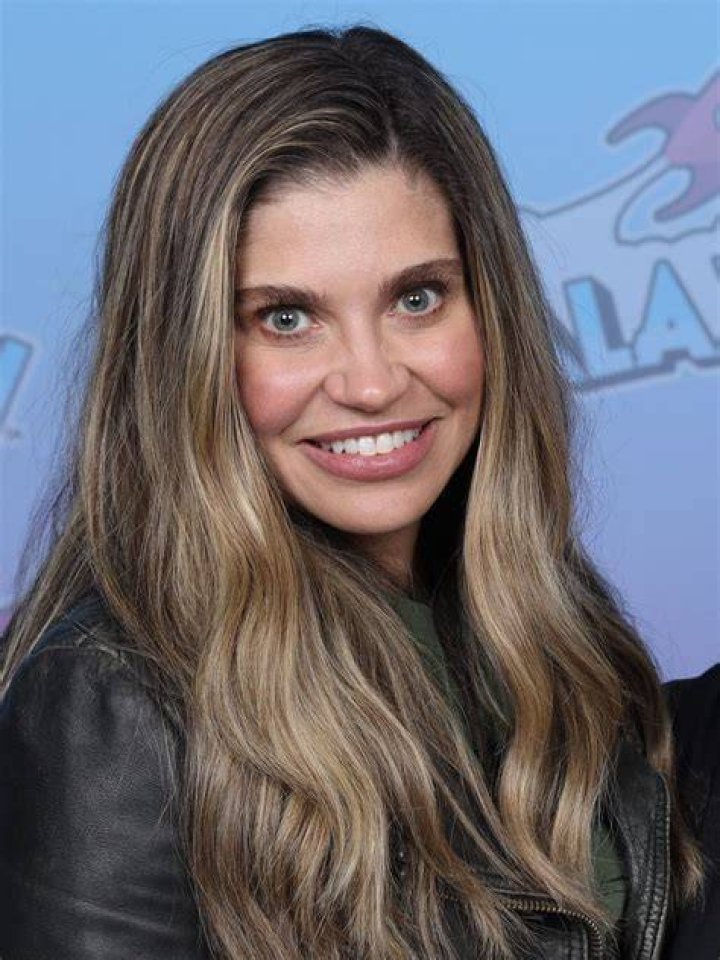 Does Danielle come back in Maid?