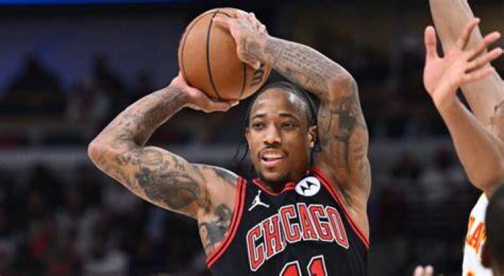 Does DeMar DeRozan have a shoe deal?