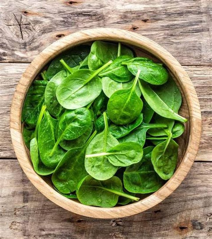 Does eating spinach help your skin?