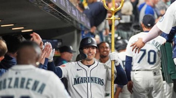 Does Ichiro work for the Mariners?