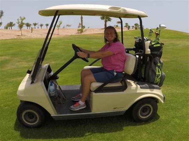 Does it hurt to leave your golf cart plugged in?
