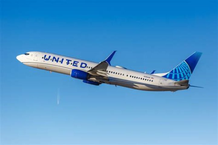 Does Manchester United own a plane?