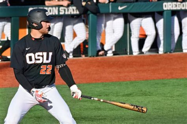 Does Oregon State University have a softball team?