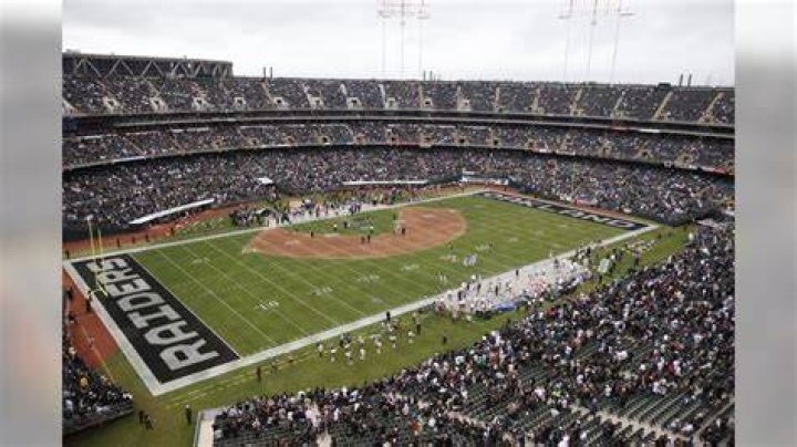 Does Raiders stadium have air conditioning?