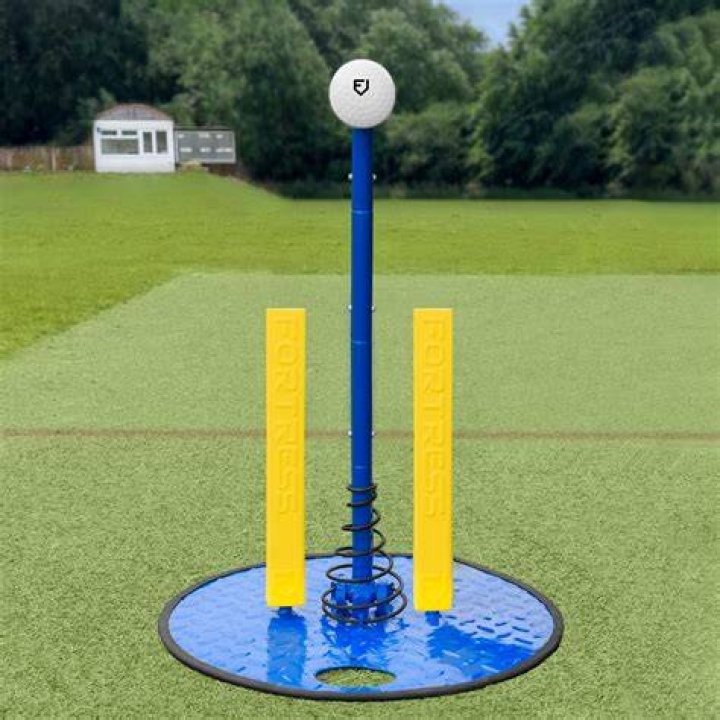 Does rain help batting or bowling?
