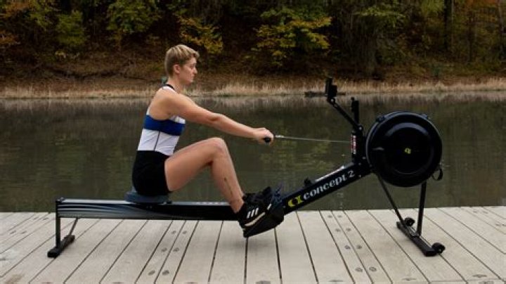 Does rowing slim your hips?