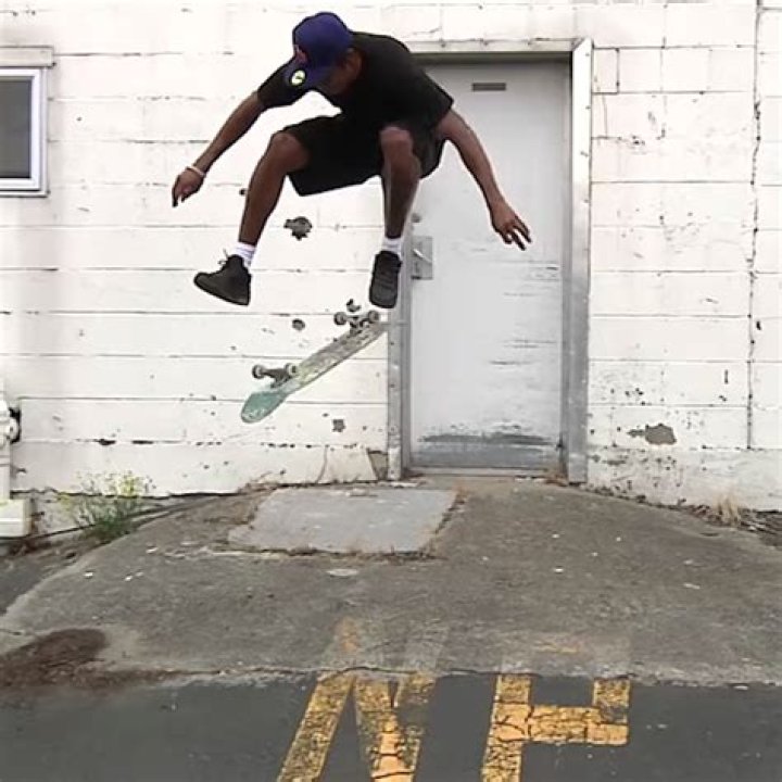 Does skateboarding build calves?