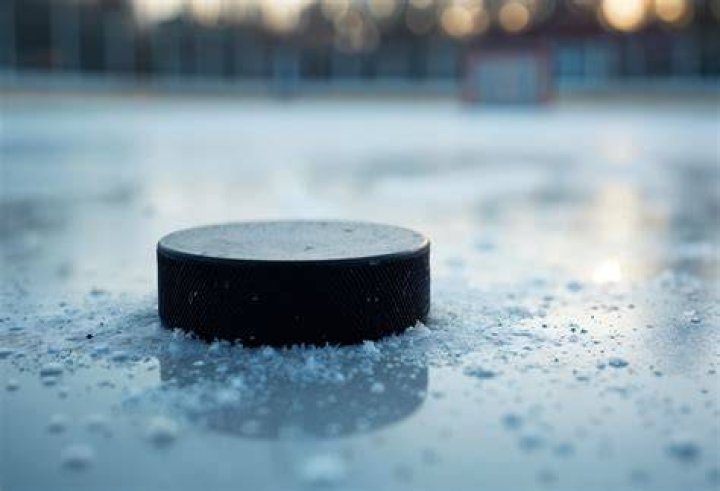 Does synthetic ice ruin skates?