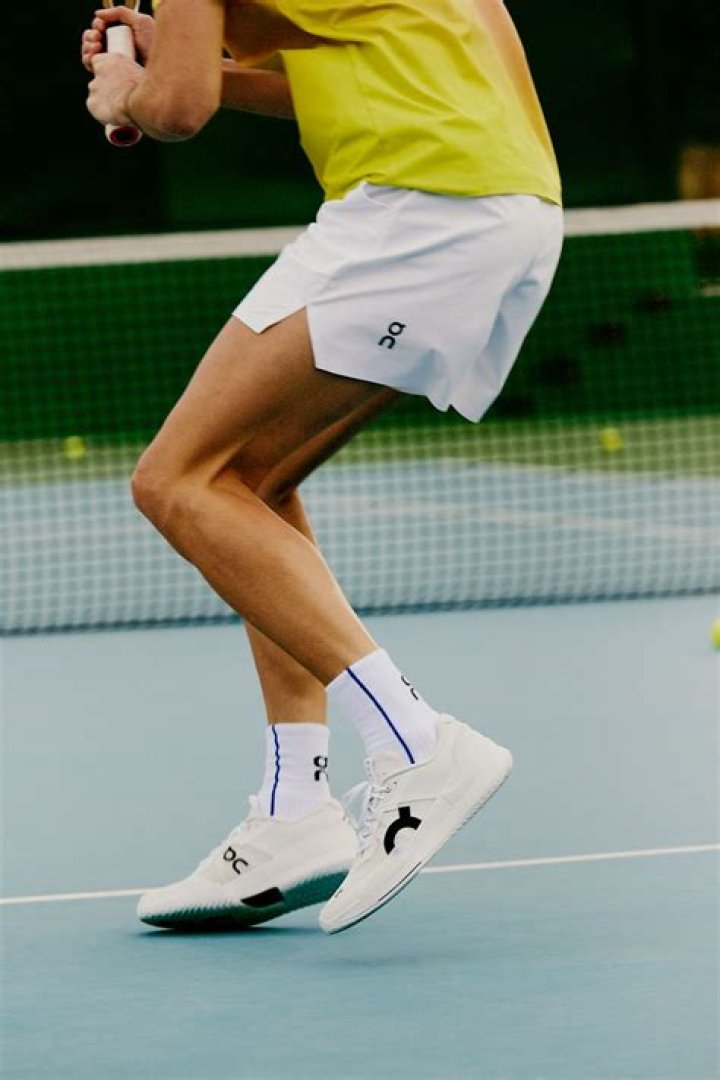 Does tennis slim your legs?