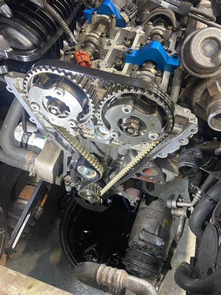Does the Chevy Camaro have a timing belt or chain?