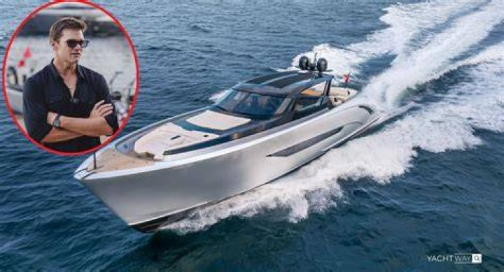 Does Tom Brady have a yacht?