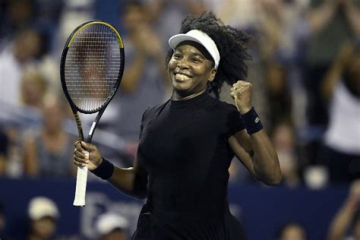 Does Venus win her second pro match?